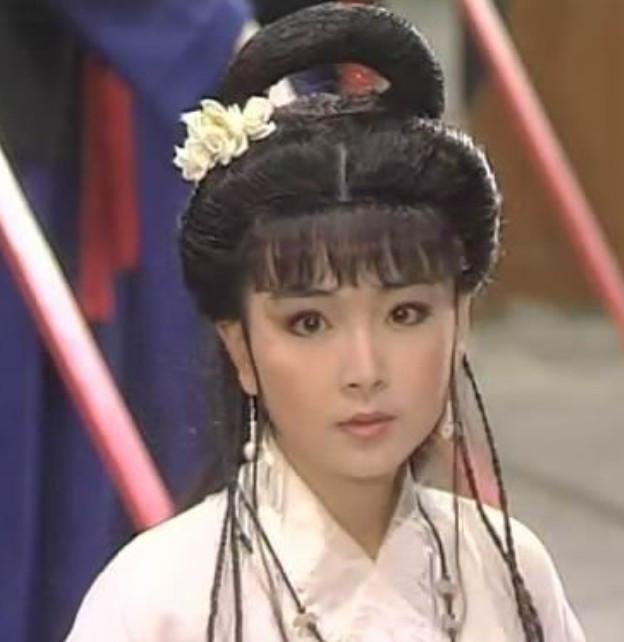 林心如同饰一角走红,遭初恋男友殴打又为现任跳楼|琼瑶|赵永馨|林心如