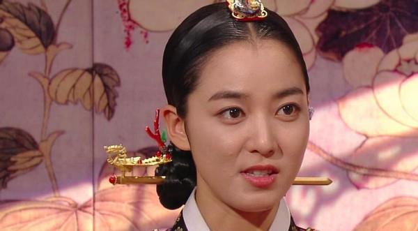 朝鲜王后张禧嫔:清朝册封一品妃,曾被尊为国母,死后却被称妖女