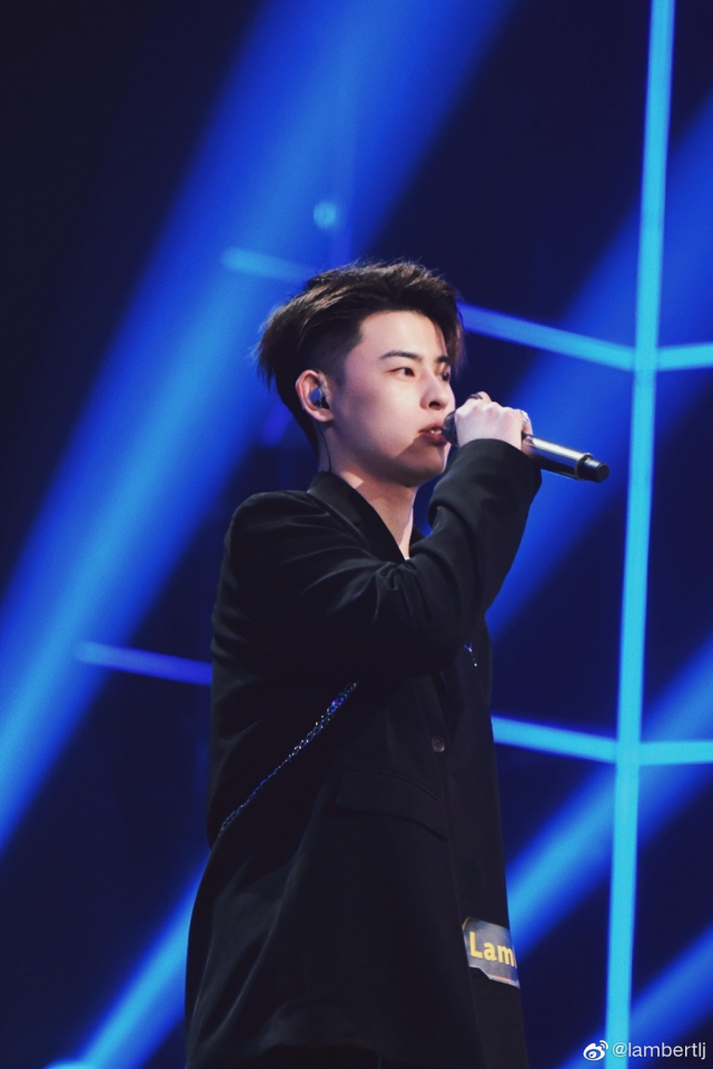 《说唱听我的》lambert演唱上亿播放单曲,谢帝直呼"多少流行歌都比不