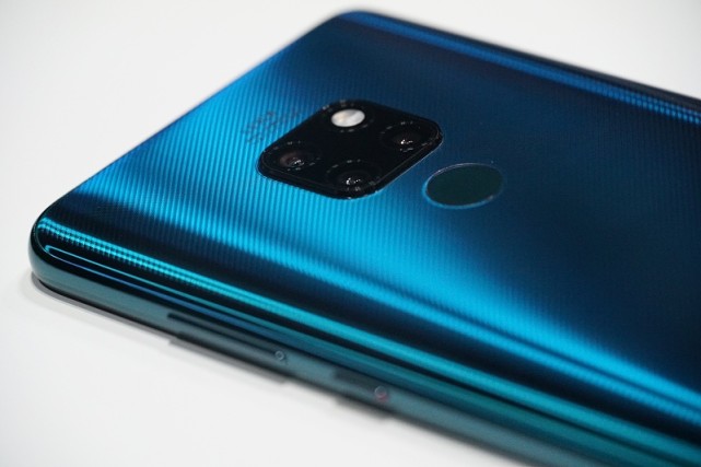 荣耀v10放在今天就是个百元机的水平