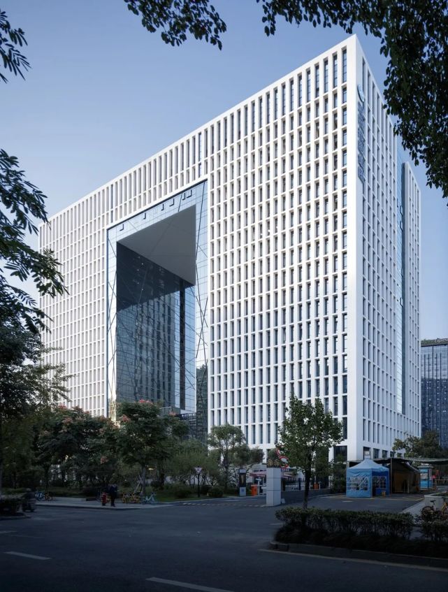 "少即是多"——财通证券双冠期货总部大楼