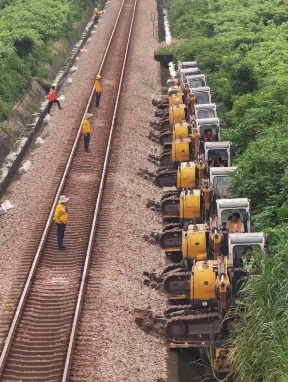 历时99天完成轨枕加密,粤海铁路大通道湛海线线路质量升级成功!