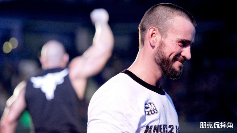 真香前wwe冠军cm朋克亮相aew斯汀门徒危险了