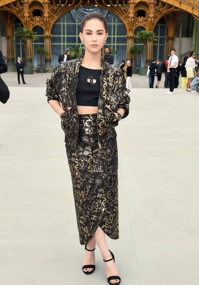 天王嫂昆凌的高跟鞋,看着很有时尚范,一般人却穿不出来