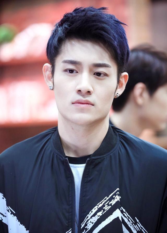 彭楚粤高清壁纸_腾讯新闻