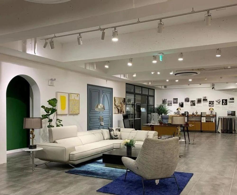 揭秘韩国财阀生活的《顶楼》,音箱300万!