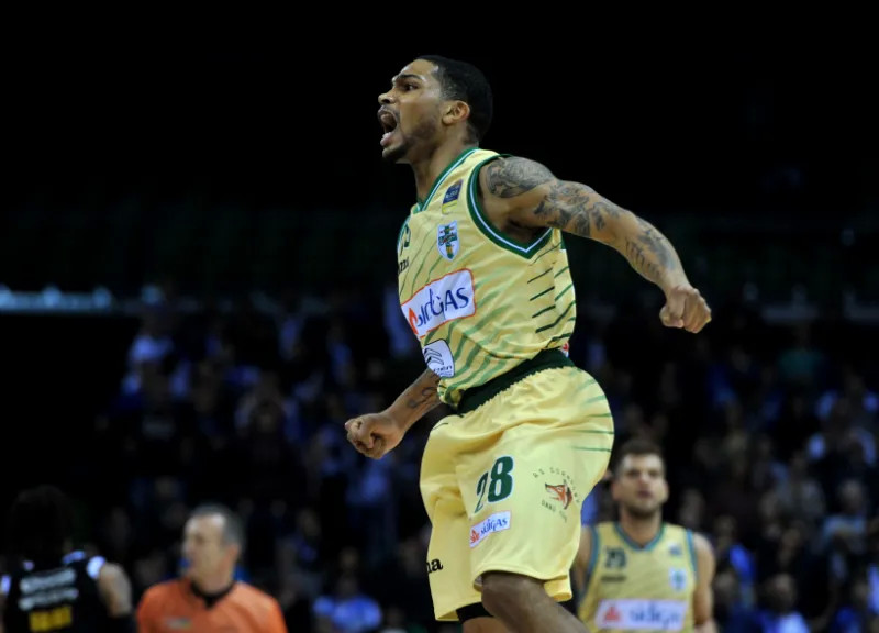 08月21日 步行者球员凯弗-赛克斯在今日接受媒体采访时谈到了自己的