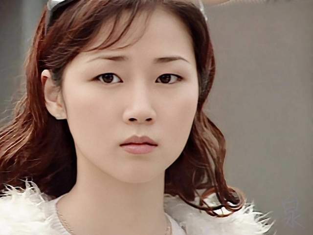 长腿女神万绮雯转做网红直播带货8小时不间断网友评论太拼命