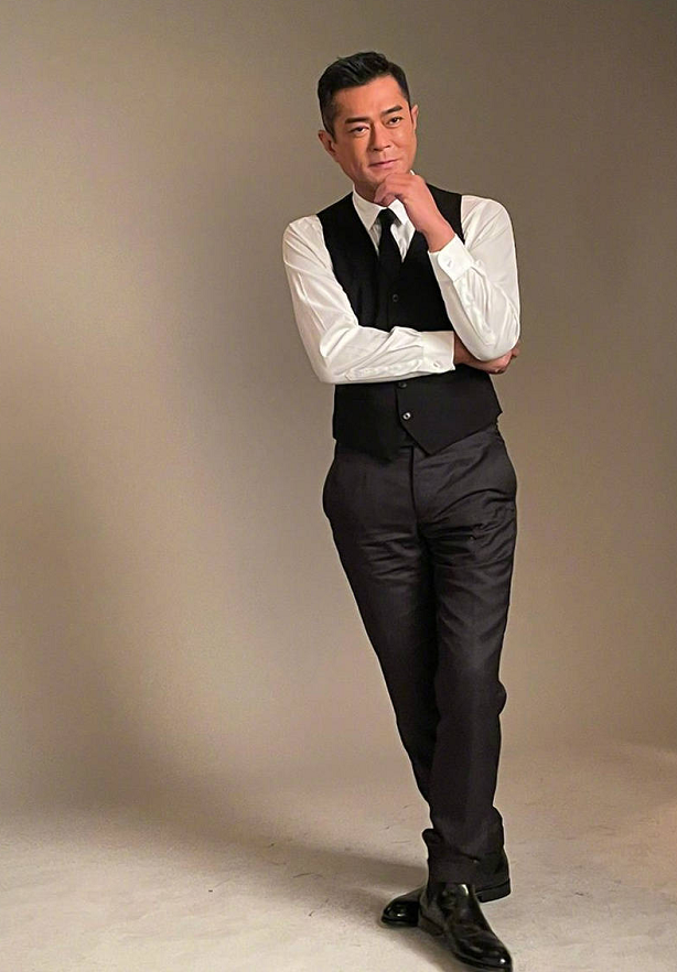 古天乐为保持身材断食10年!一天只吃一顿饭,饿了就喝水!_腾讯新闻