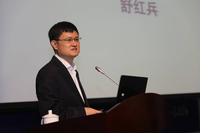 舒红兵就是我国院士群体的一员,他是一位非常出色的科学家,虽然出生于