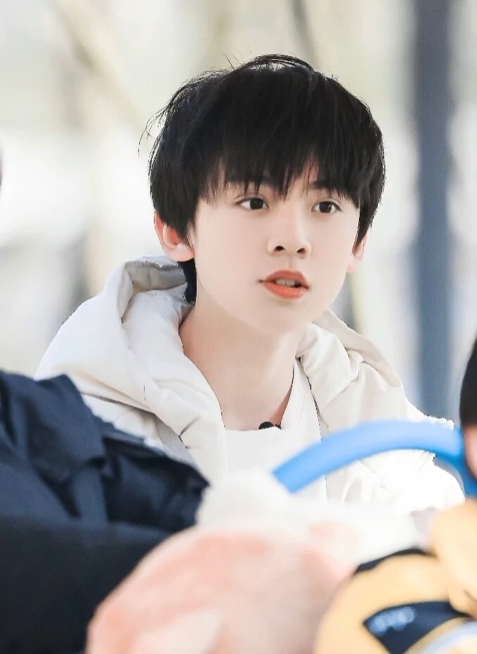 左航头像别拿青春插倒秧恋爱哪有左航香