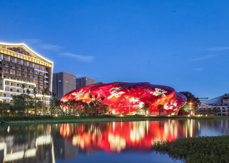 广州融创大剧院如果说前面几座建筑外形看上去还可以接受,那么接下来