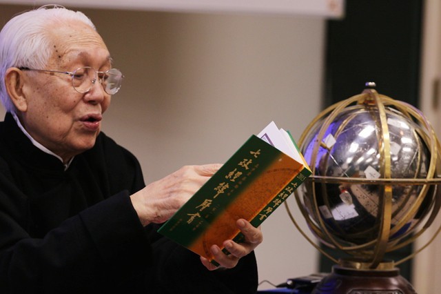 短短三年的时间,蔡伯励一家便在香港站稳了脚步.