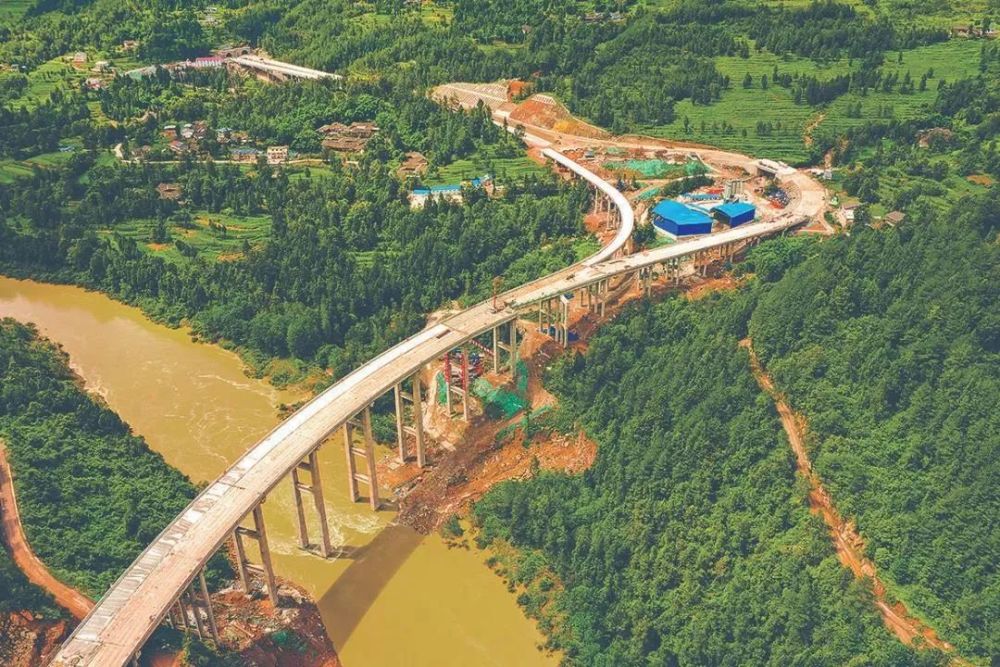 近日,省发展改革委核准建设镇巴(川陕界)至广安高速公路川陕界至王坪