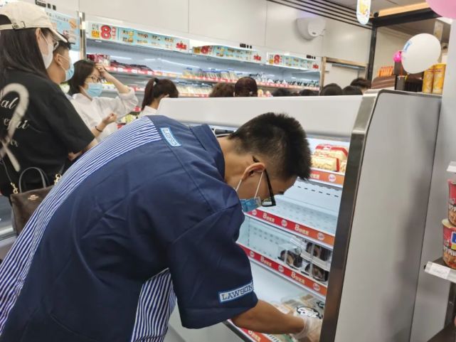 罗森来了!_腾讯新闻