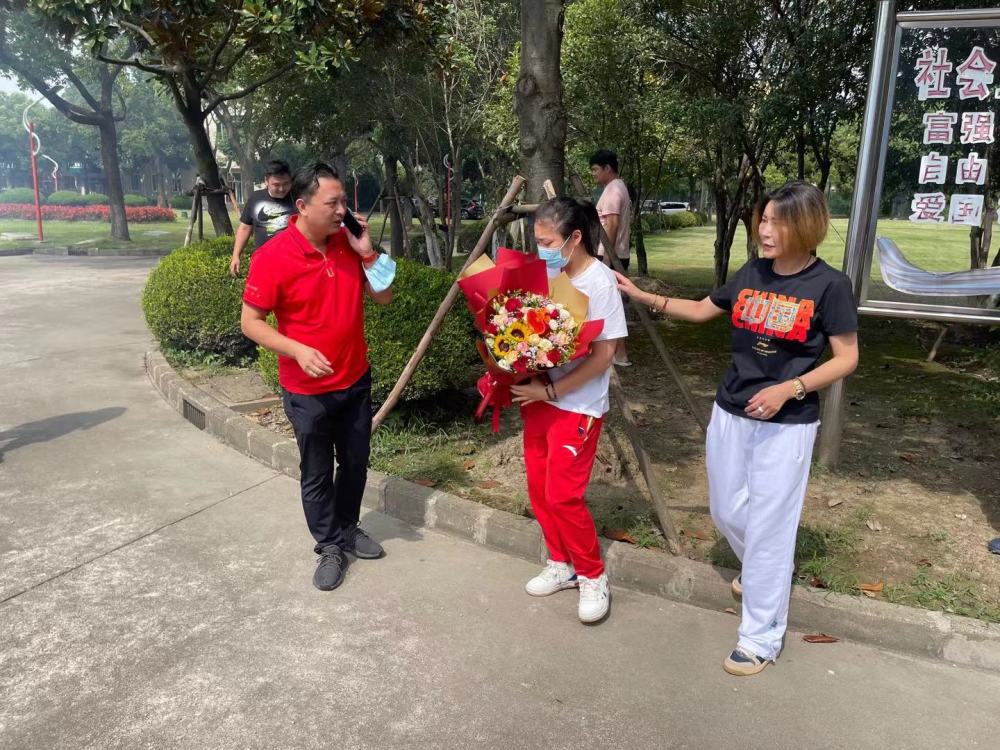 龐偉姜冉馨氣手槍混合團體奪金_姜冉馨回國備戰考試_日本國腳回國備戰亞洲杯