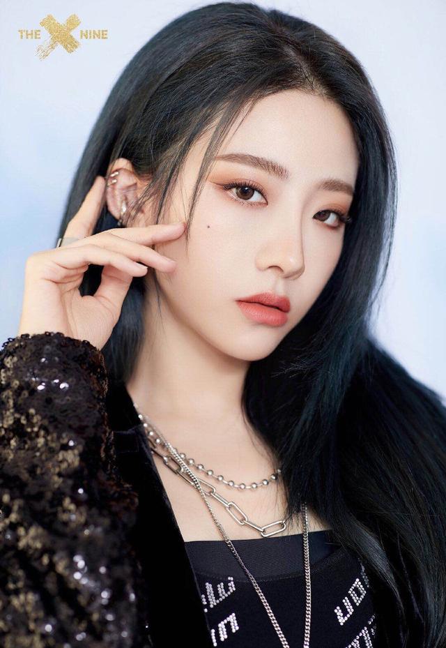 娱乐公司老板的微博情绪李飞因为谁愤怒龙丹妮因为r1se变佛系