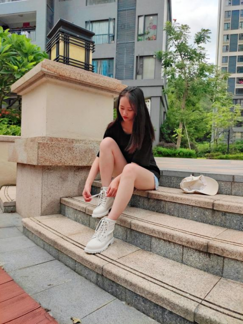 推荐!这是我买到的显高显瘦还时髦百搭的马丁靴,点赞大小姐kasmase