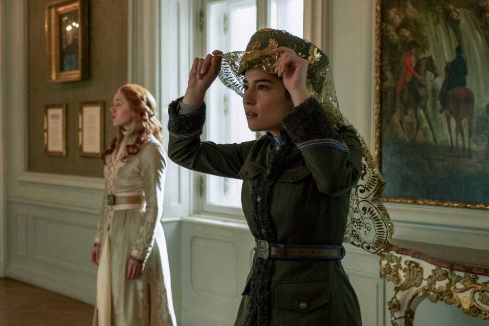 《太阳召唤》:一个令人震惊的黑暗故事,视觉华丽,充满悬念!