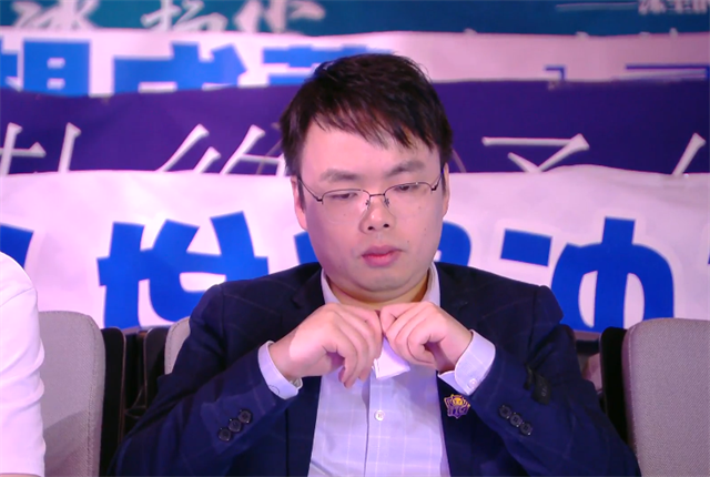 主教练lovecd在赛后采访中也是深深自责,并直言自己对不起不然.