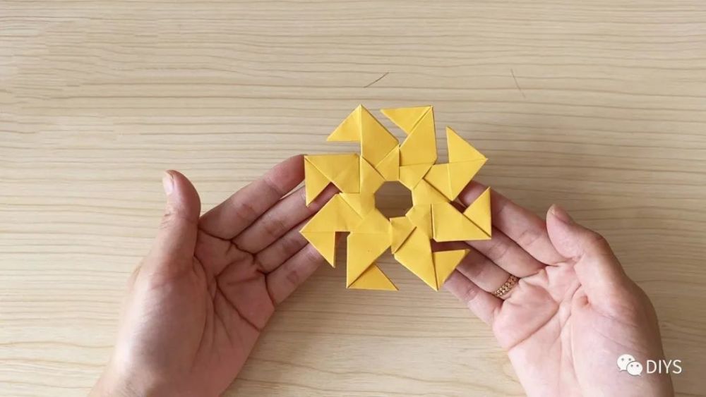 "手工折纸"简单又好玩的"八角飞镖"!_腾讯新闻