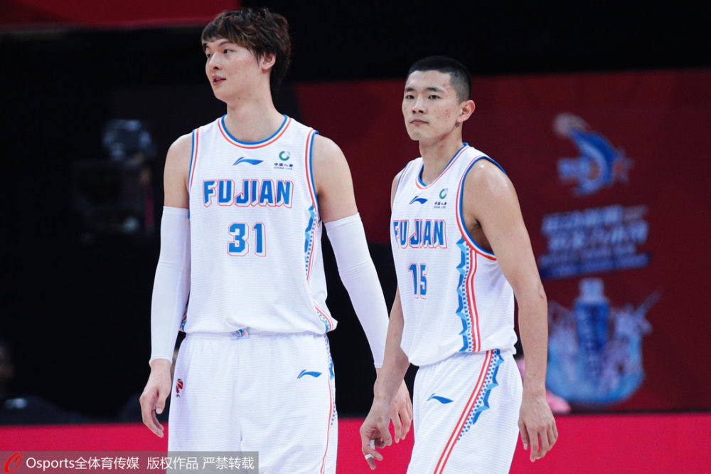 沪媒：上海男篮引援工作还未结束 王哲林曾力邀陈林坚加盟未能实现