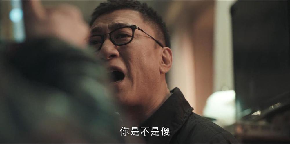 承包《扫黑风暴》笑点泪点的“大江”，是邓超老师，还是千人千面演员