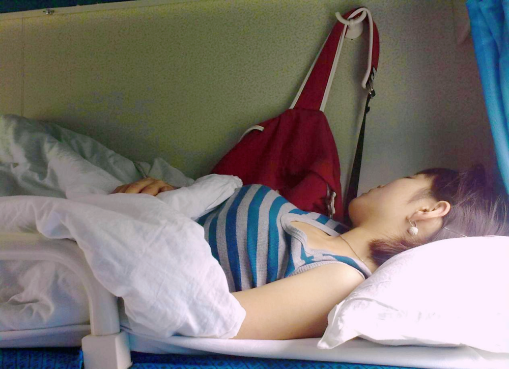 中国首例"无座位"火车,只有始发站和终点站,票价便宜