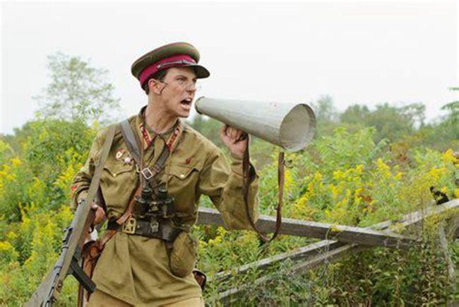 在烈火和地狱中永生在斯大林格勒红军战士保卫祖国的战斗热情