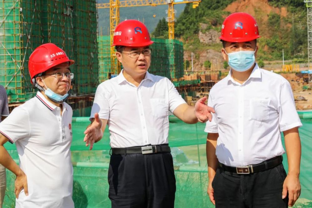 伍罕鸣:坚持高标准严要求推进 着力打造精品工程样板工程