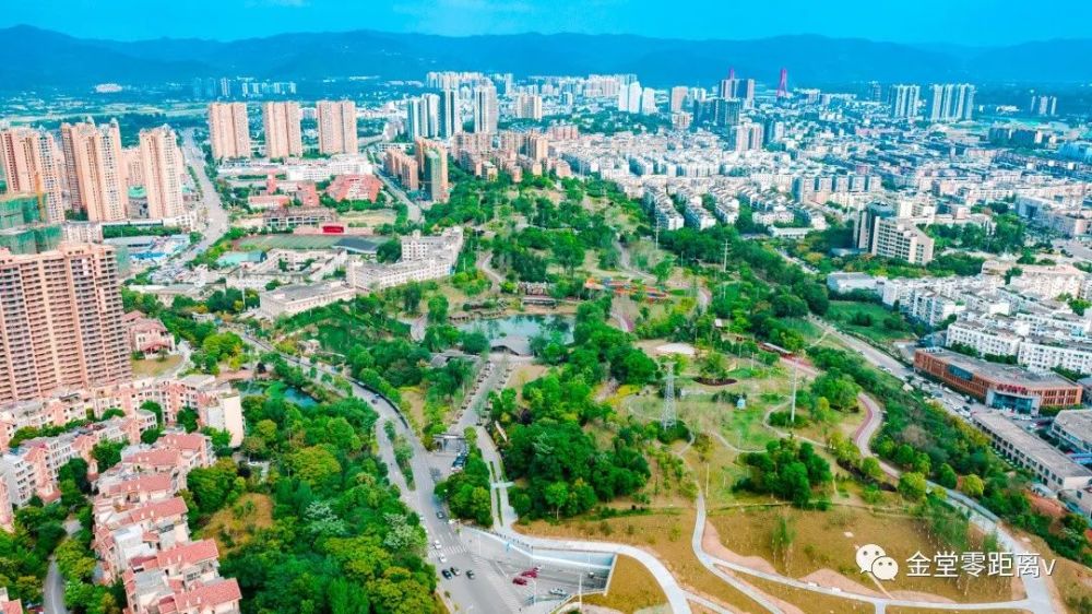 金堂县城内有座150多岁的桥,她是金堂人的出行要道,也是