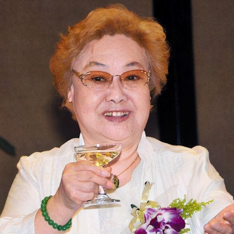 悲惨的郭兰英:被父母丢弃,被丈夫抛弃,一生无儿无女仍乐观生活