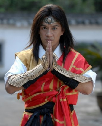 陈浩民一家8口全家福太温馨,5年4胎被群嘲,小娇妻仍年轻靓丽_腾讯新闻