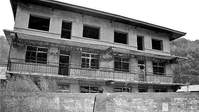 大家好,我是女王家の蠢羊,今天我们来聊聊1984年北京劲松小区事件.