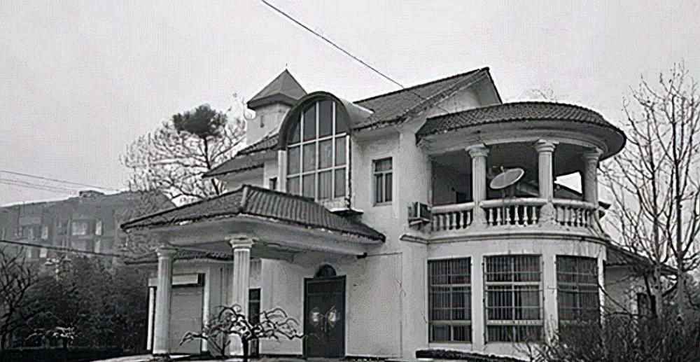 69年李宗仁病逝后他30岁娇妻胡友松过得如何晚年出家一生无后