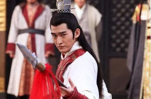 争如沙塞骋偻罗!手执绿沉枪似铁,明月,龙泉三尺崭新磨.