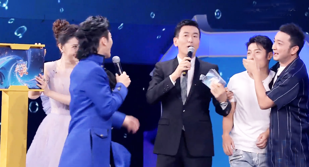 《央young之夏》撒贝宁太抢戏,主持人鲁健李红拿他没办法,《你好生活