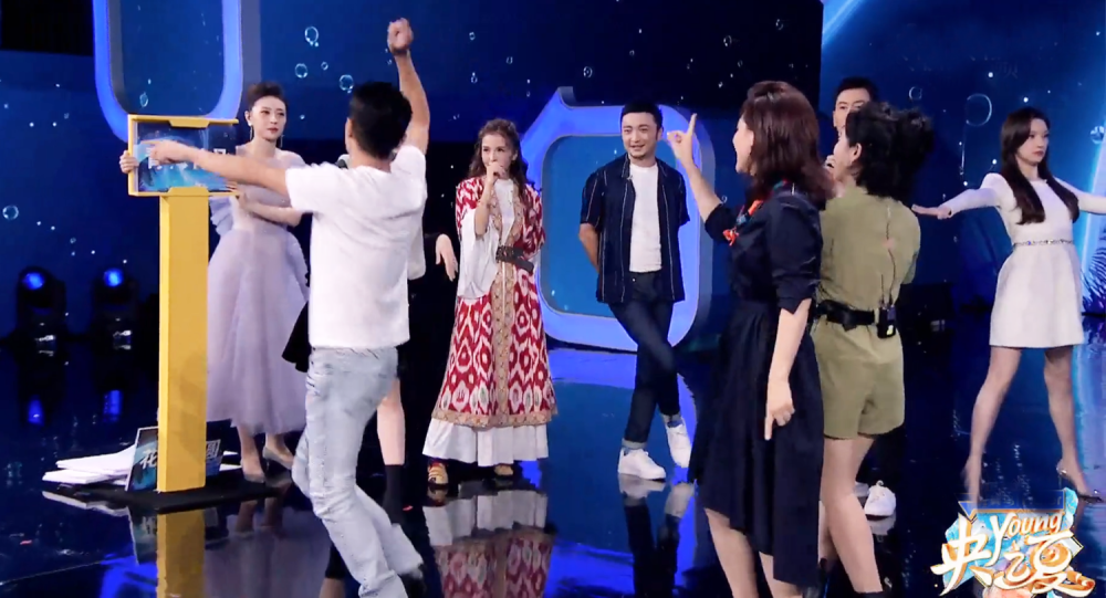 《央young之夏》撒贝宁太抢戏,主持人鲁健李红拿他没办法,《你好生活