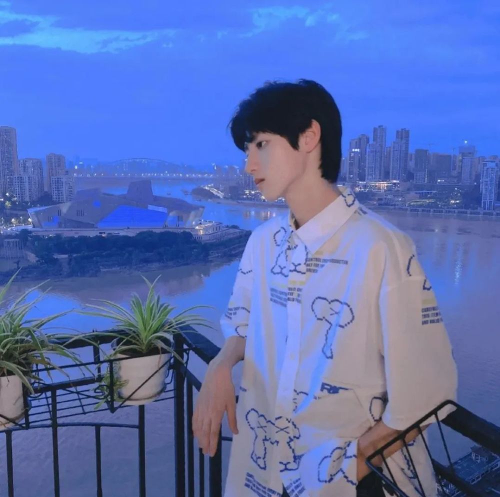 【头像】朱志鑫