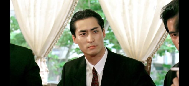 51岁黄建群二婚与娇妻已分居,曾与贾静雯闹出轨疑云_腾讯新闻