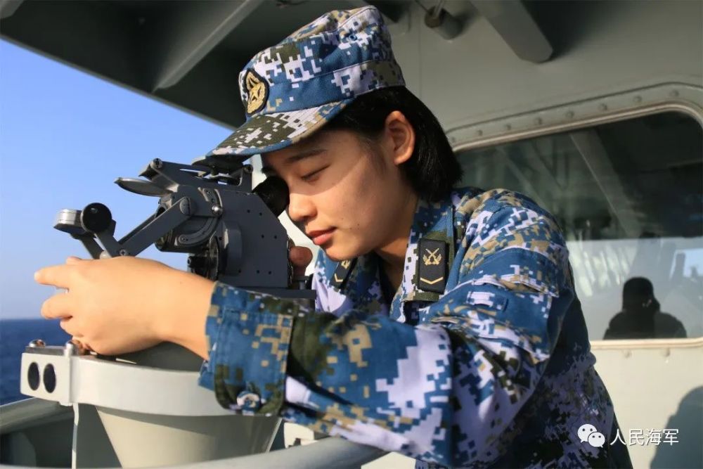 高空飞翔时欣赏过祖国的大好江河海军小姐姐就是活生生的参考范例没错