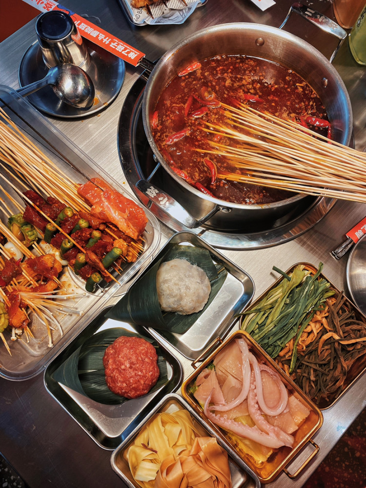 重庆zui火串串荔枝五花肉青椒虾滑真的绝了