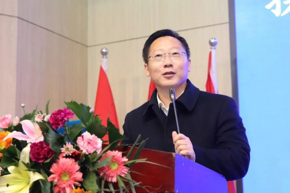 在我们的想象中,把自己的儿子放进衡水中学的重点班,考上好大学的几率