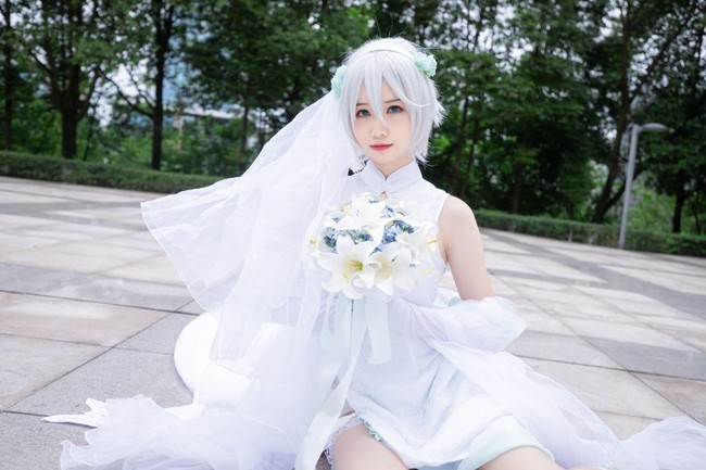 cos赏析:言和 洛天依