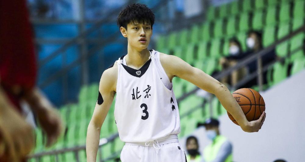  18岁！身高2米10，从1打到5，最接近NBA的中国球员，模板是杜兰特