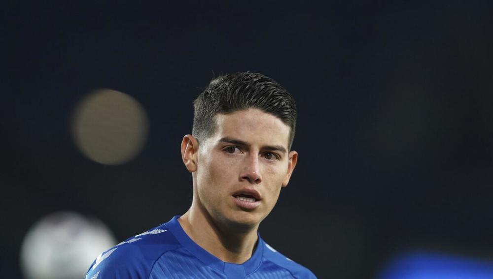 j罗被贝尼特斯彻底放弃,直播中疯狂吐槽,未来或被迫降薪离队!