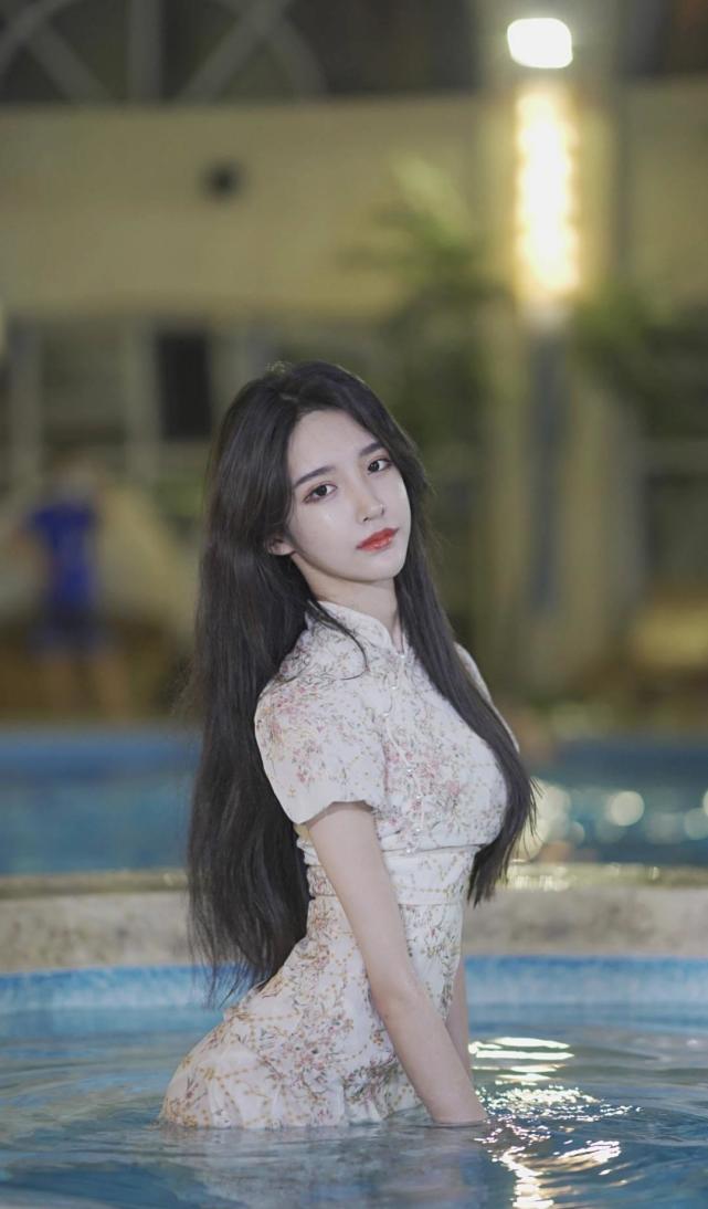 网红唐梓被前任女友锤,pua女方致其抑郁且劈腿同性