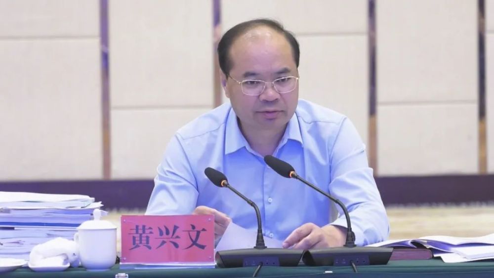 州委副书记,州长 州国土空间规划委员会主任 黄兴文 州政府副州长 州