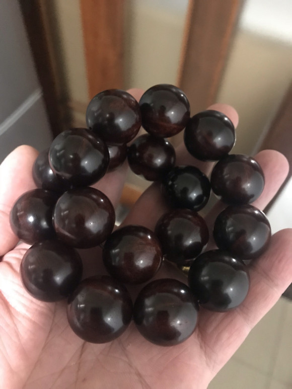 血檀为啥不值钱不仅油性差密度低还有酸臭味只能忽悠新手