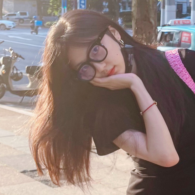 孙千头像可爱搞怪